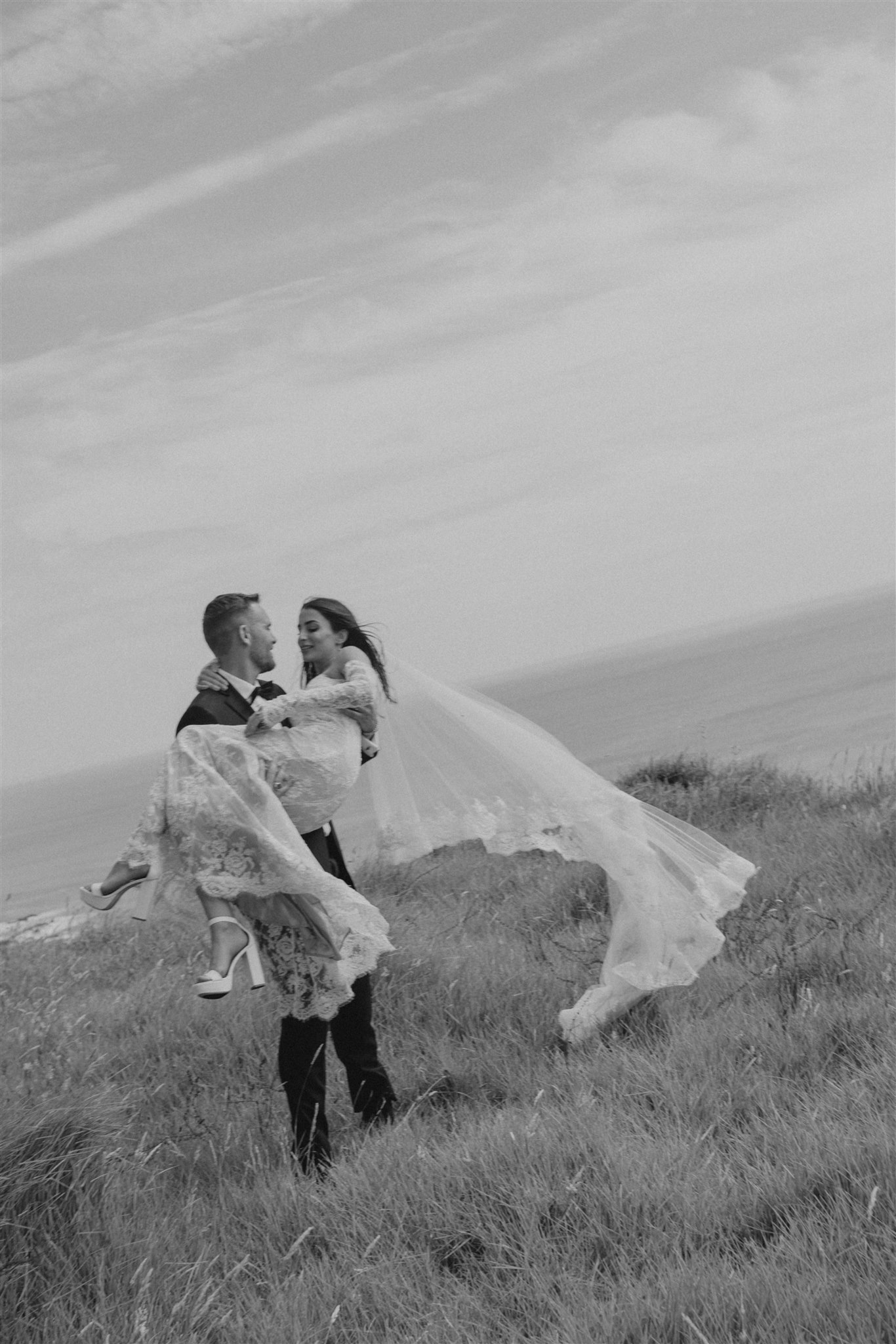 Pia Bacino New Zealand Coastal Sea Cliff Wedding