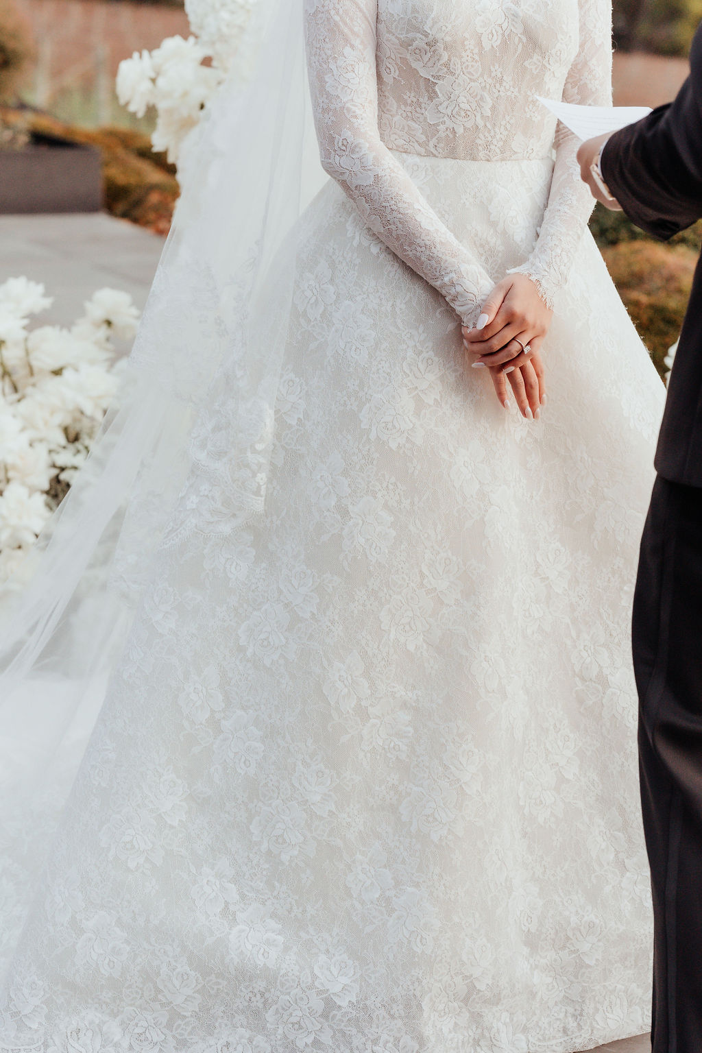 Modern Glam and Understated Chic in a Vibrant Winter Wedding by Bianca Virtue