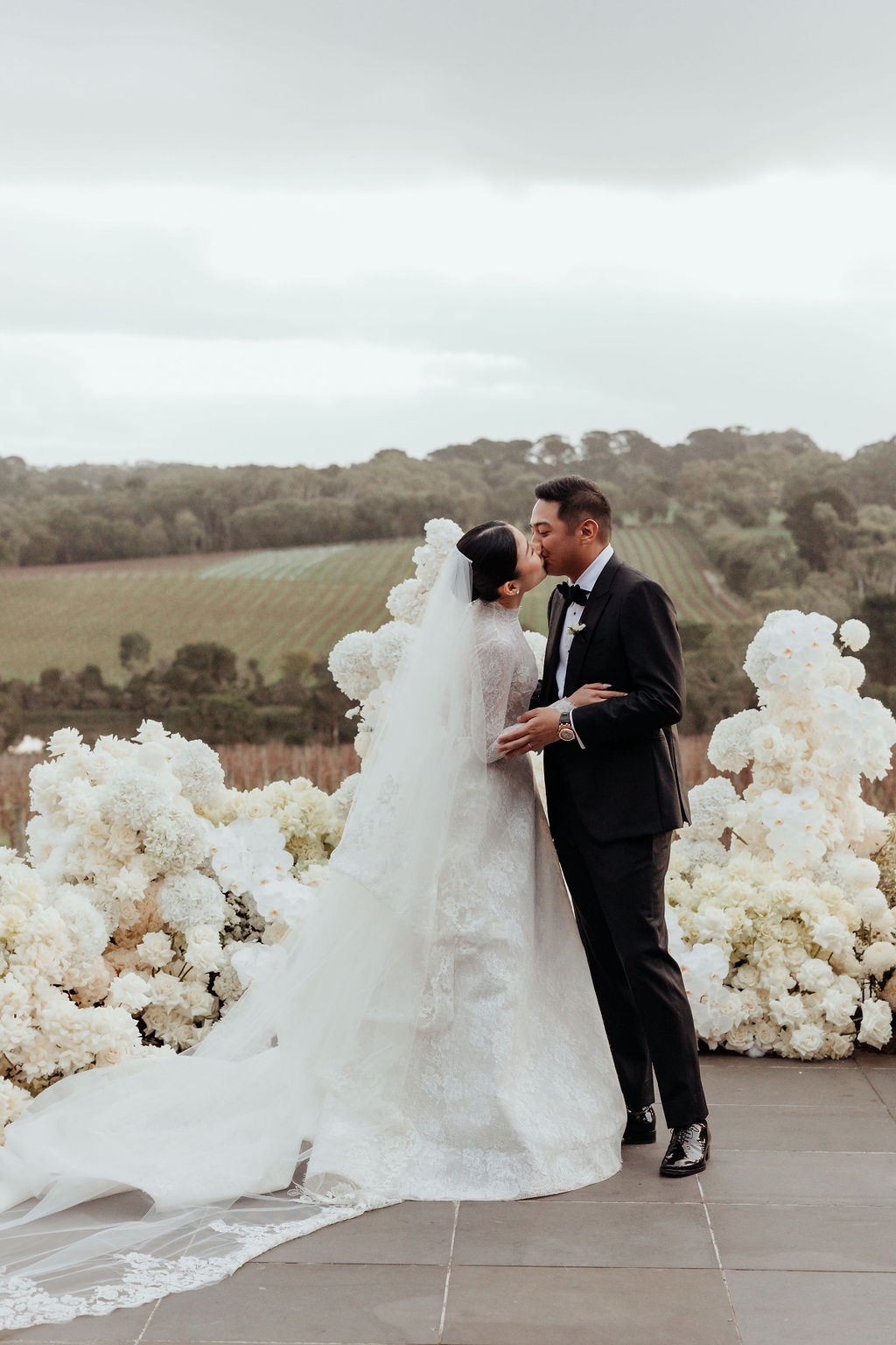 Modern Glam and Understated Chic in a Vibrant Winter Wedding by Bianca Virtue