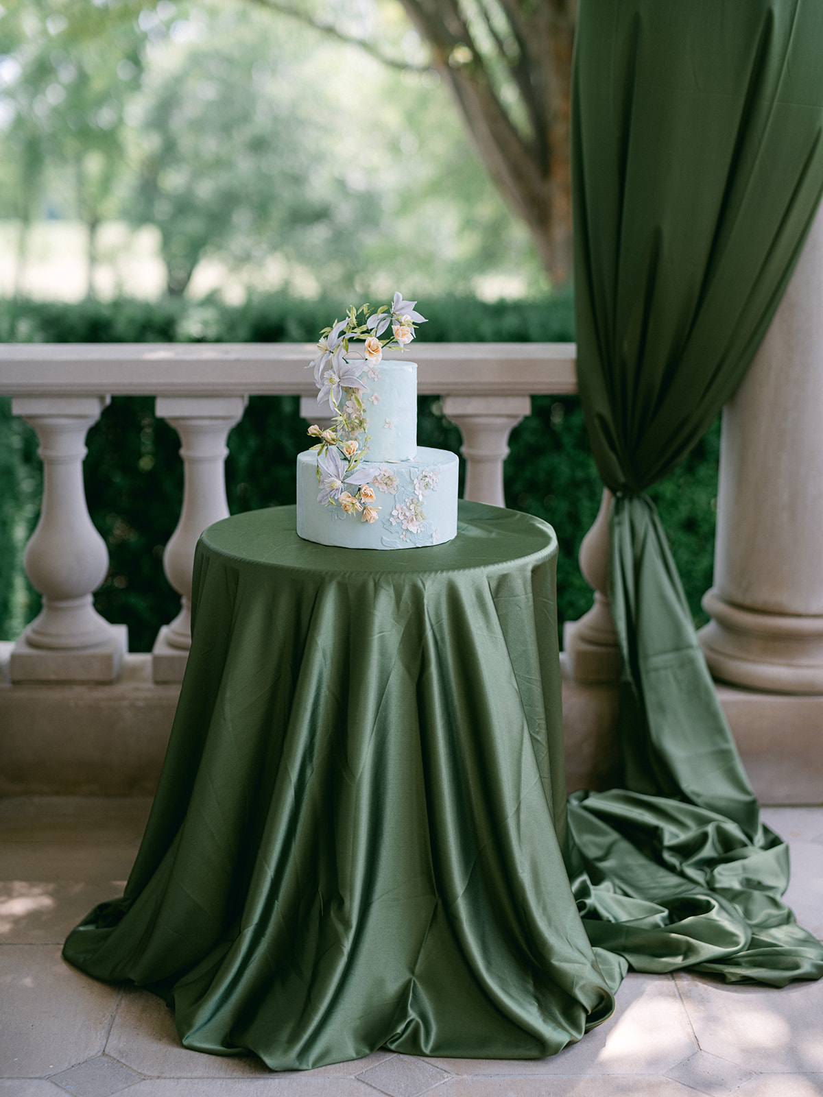 An Artist's Muse | Monet Inspired Styled Shoot