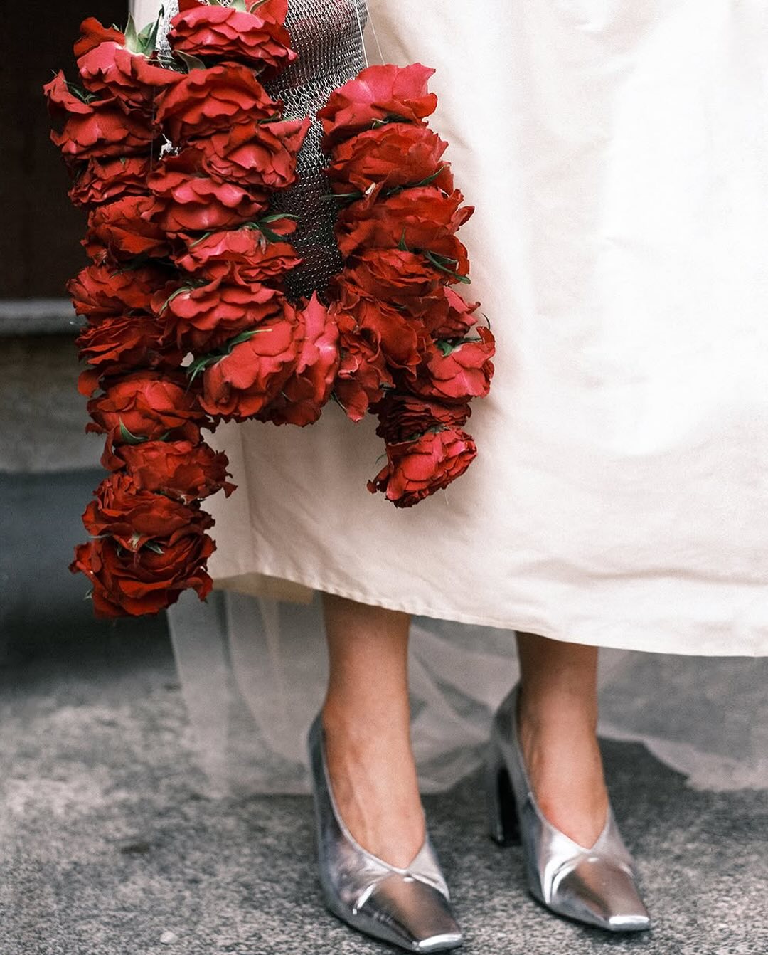 The Trend We Love: Red Roses in Wedding Decor - WEDVIBES.MEDIA