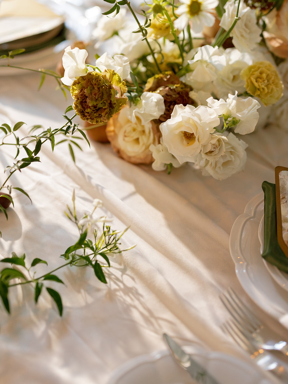 Renaissance_Editorial_Wedding_Photography_StefanieBumaWeddings_32-e1753480969206 (1)