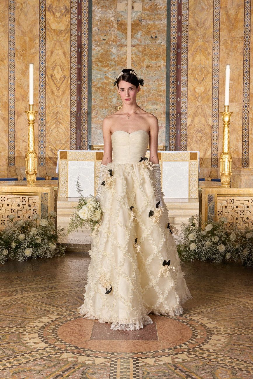 75 Looks We Loved at New York Bridal Fashion Week Spring 2027 -  WEDVIBES.MEDIA